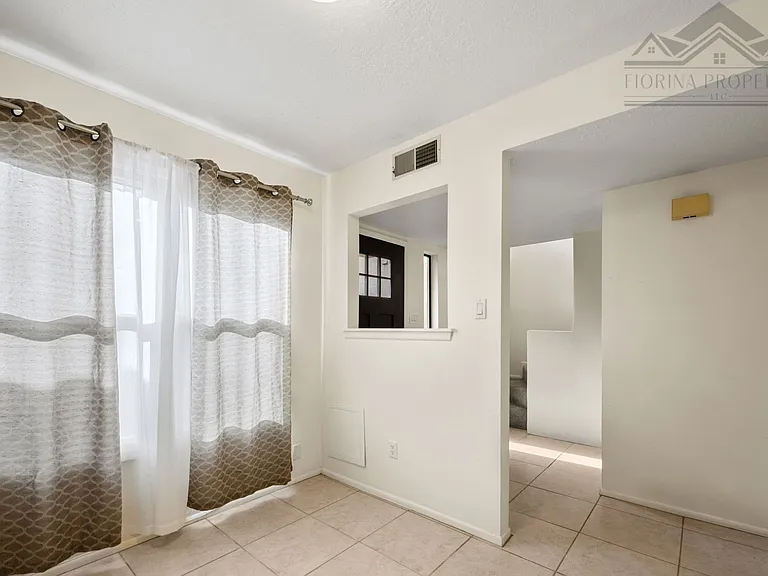 3161 Plaza Blanca — Photo 4