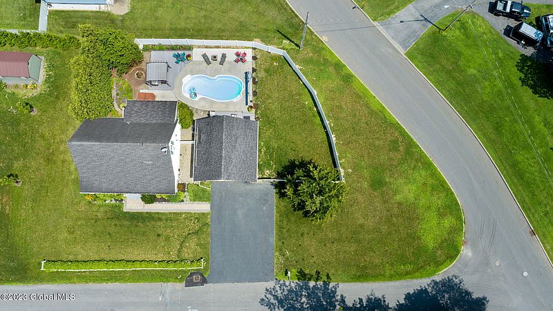 3rd image of 29 Wesleyan Avenue