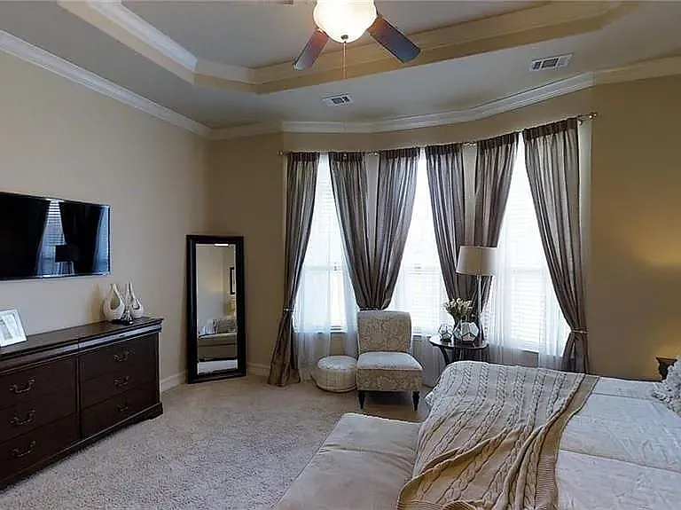 2537 Roseville Dr — Photo 18