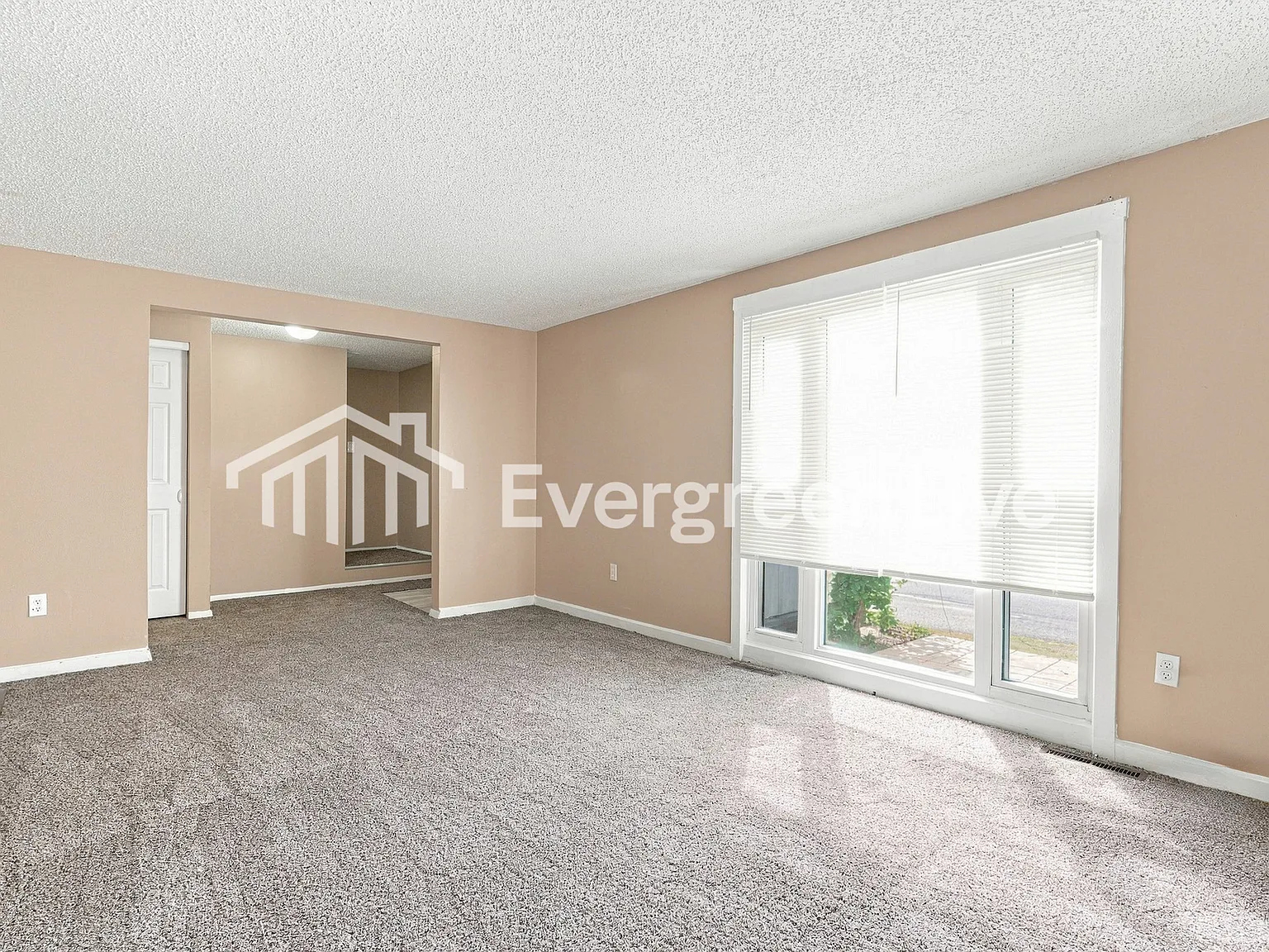 4 bed, 1.5 bath, 1344 sqft, $1,645 — Photo 2
