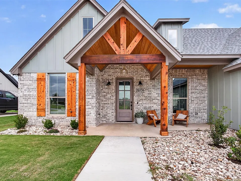 2604 Candlestick Dr