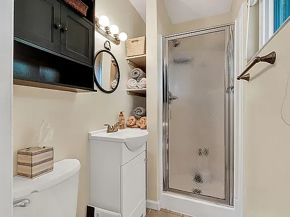 3010 Clearwater Dr NE — Photo 4