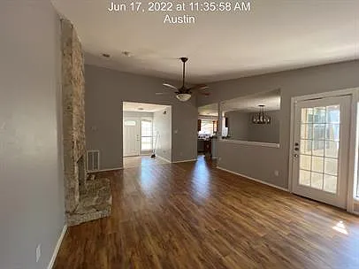 2811 Crownspoint Dr — Photo 5