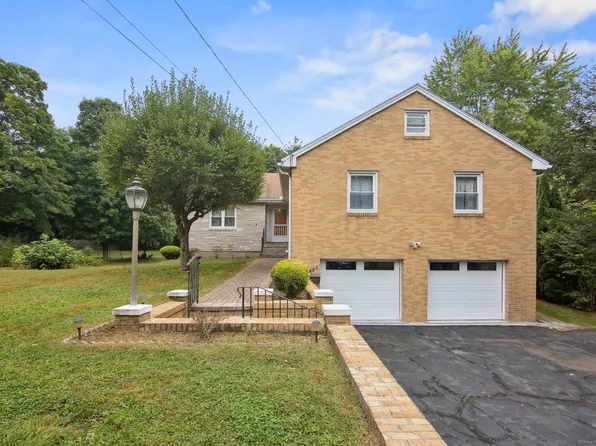 220 Mountain Road, West Hartford, CT 06107