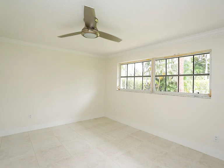 2901 Crayton Rd — Photo 65