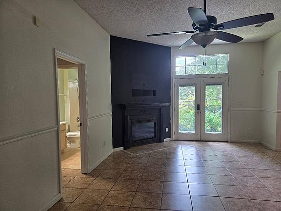 3rd image of 111 Pendleton Ave