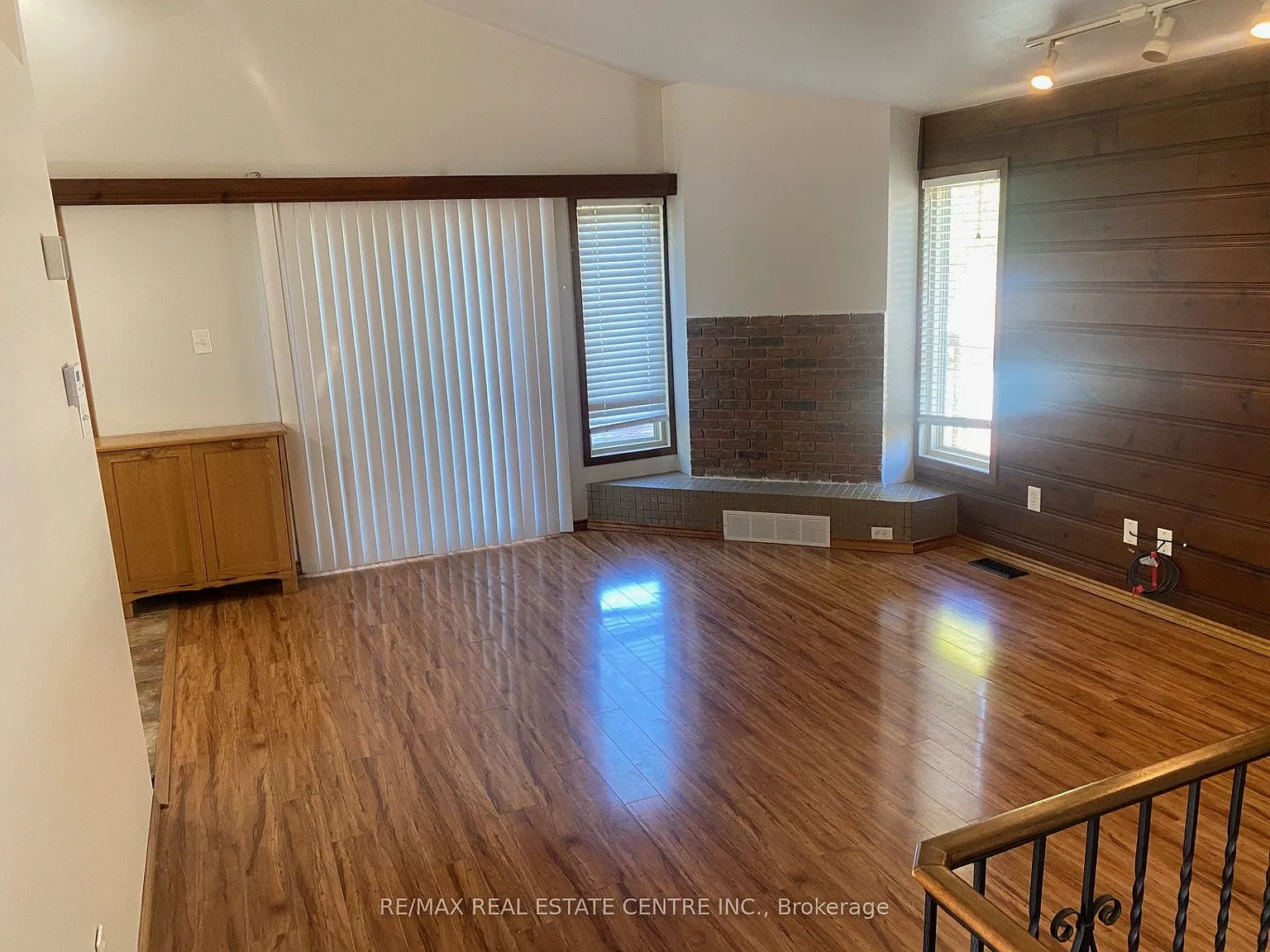 3 bed, $2,500 — Photo 2