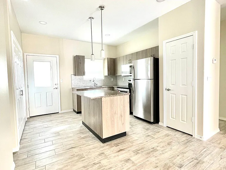5203 N Hiawatha Dr #1 — Photo 6