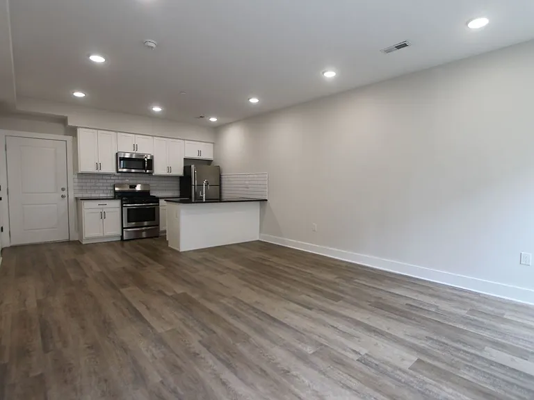 East Main Manayunk Apartments — Photo 60