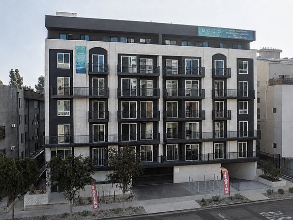2nd image of 7050 Hawthorn Ave #Penthouse 6