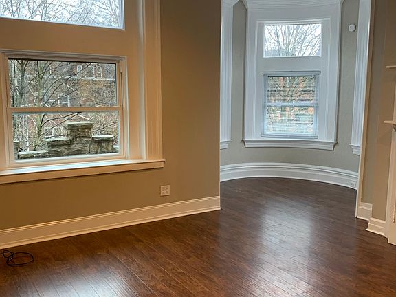 Large windows/ bright apartment