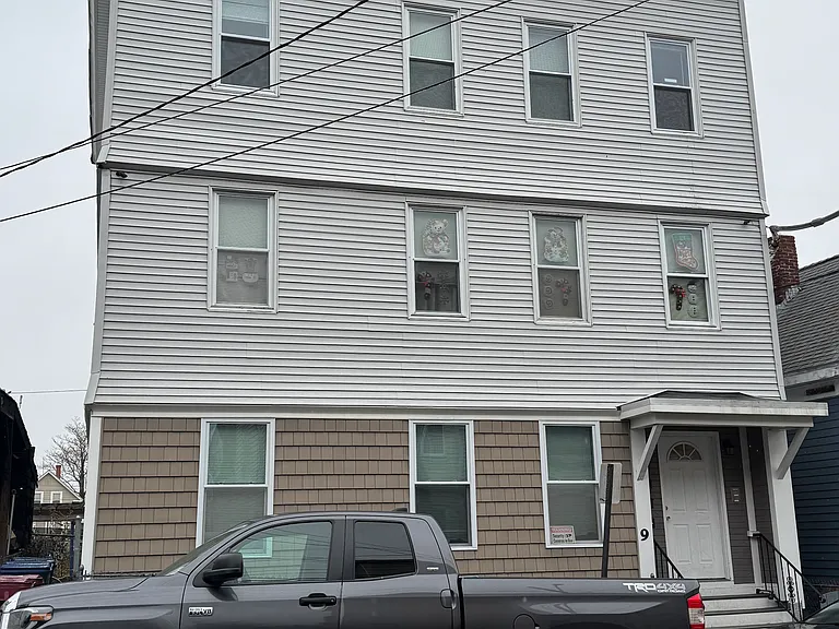 9 Bowers St #1 — Photo 10