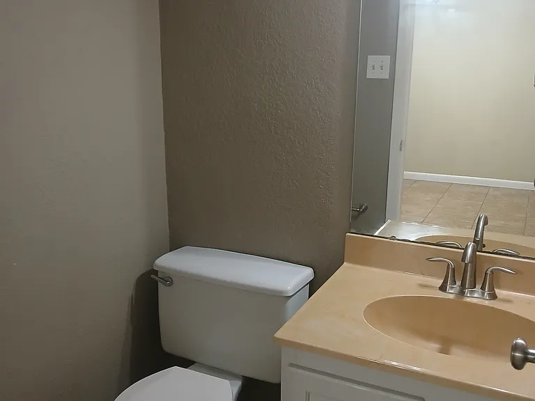 5101 Middlecoff Rd — Photo 33