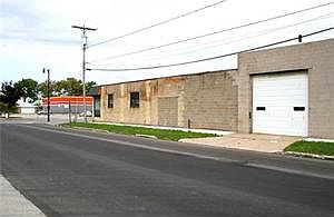 3rd image of 2801 Pine Ave