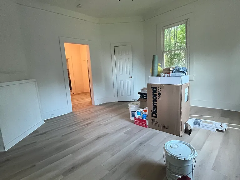 32 Ames St — Photo 1