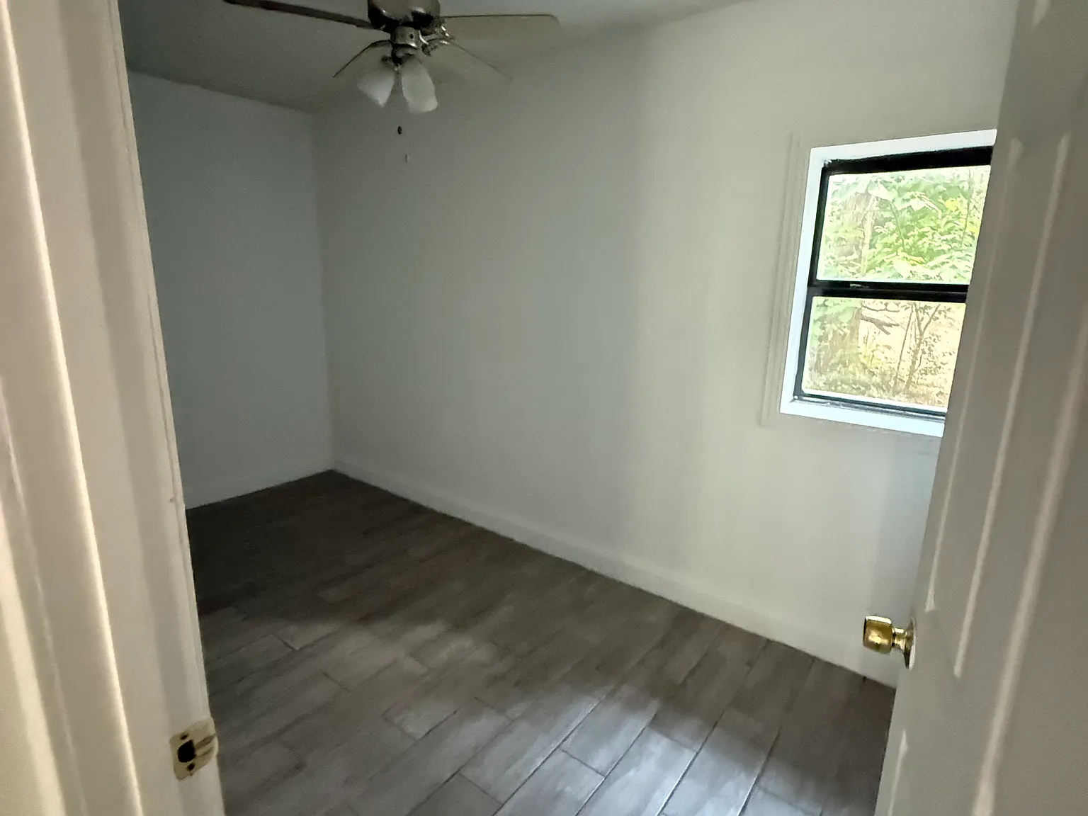 3 bed, 910 sqft, $2,000 — Photo 2