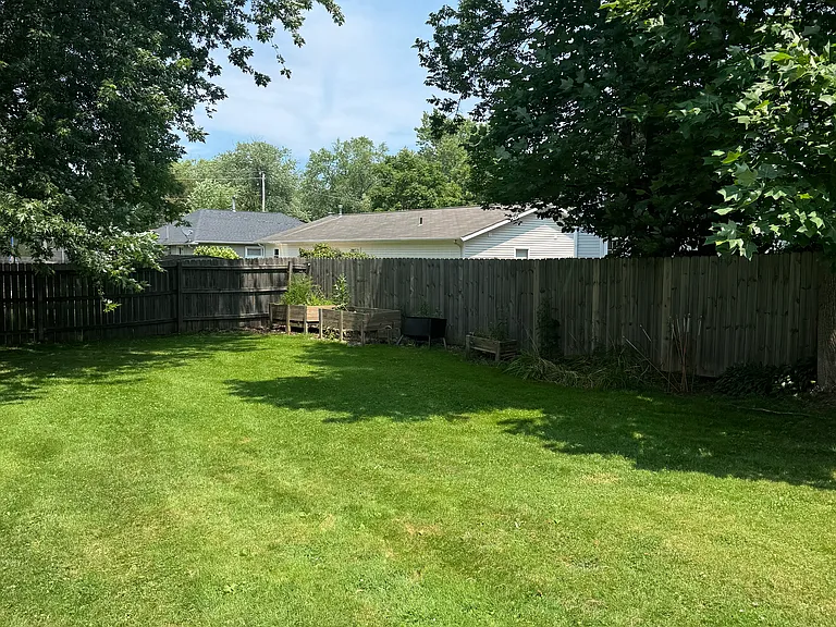 1557 Hazel Ave — Photo 26