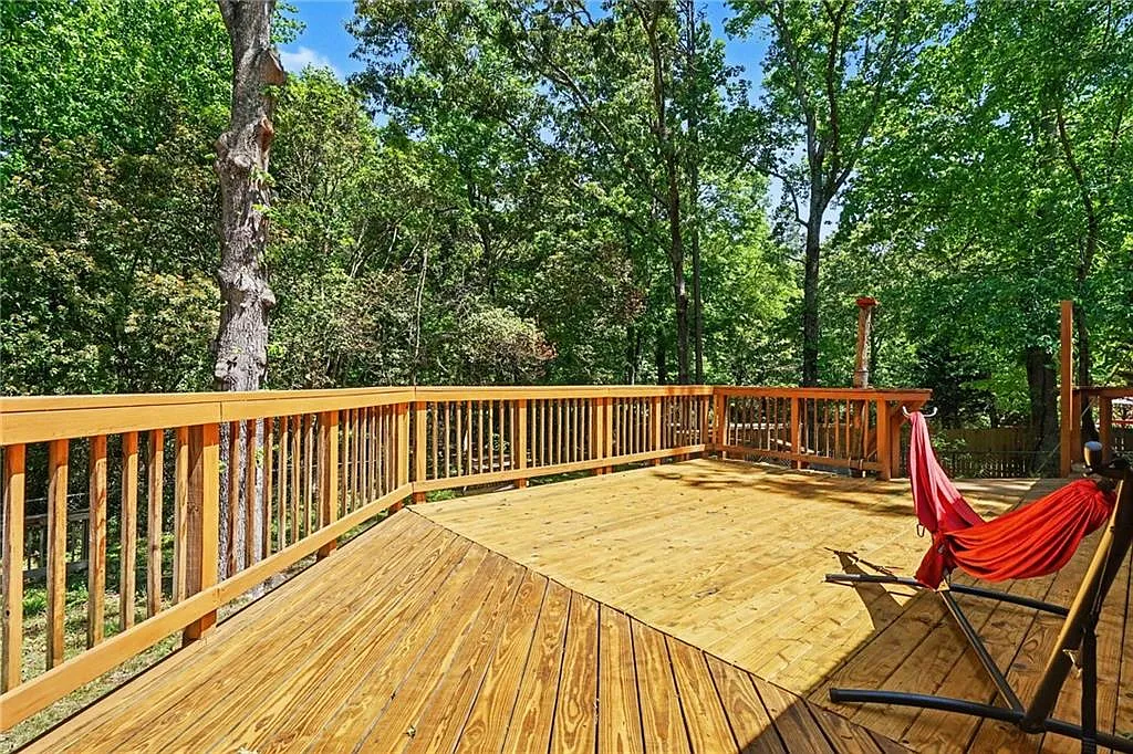 3 bed, 2.0 bath, 1208 sqft, $1,800 — Photo 3