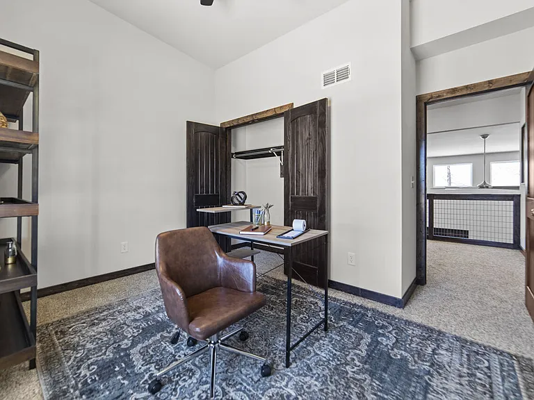 Settlers Trail Apartments — Photo 15