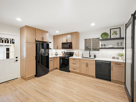 5th image of 1121 Laporte Ave #2