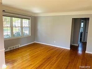 5th image of 25824 Koontz St