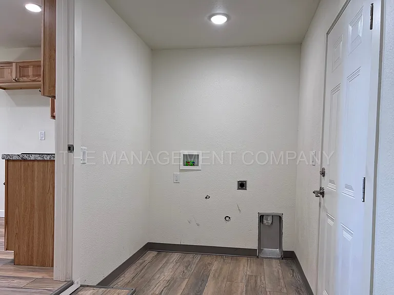3536 N 2300 E — Photo 10