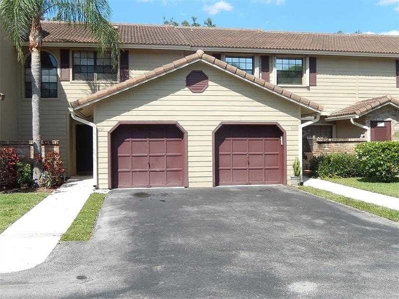 1st image of 9011 Vineyard Lake Dr