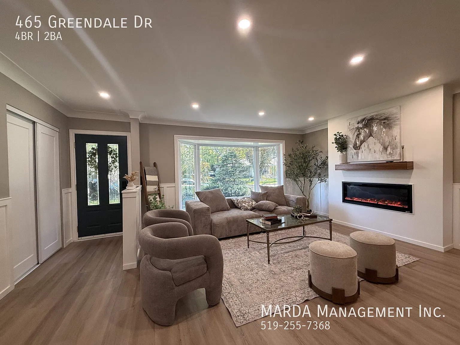 Beautiful Renovated 3+1 Bedroom Home in East Windsor! *Plus Utilities* — Photo 2