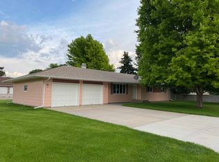 306 E Ave, Axtell, NE 68924