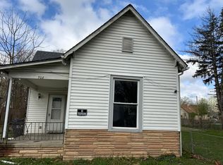 708 Harmon St, Danville, IL 61832