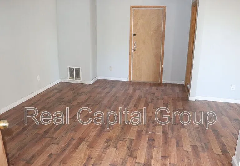 524 Summit Ave — Photo 8