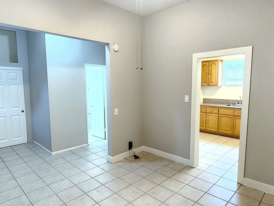 1st image of 404 E East St #G