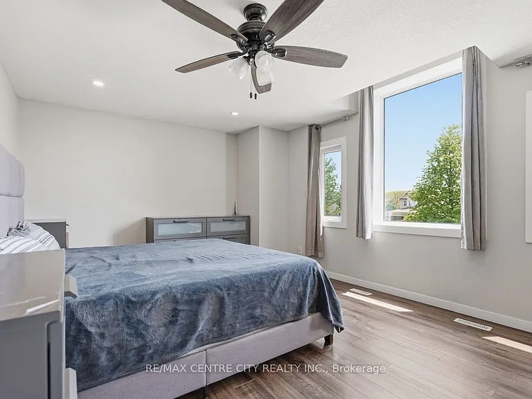 1141 Crosscreek Cres — Photo 14