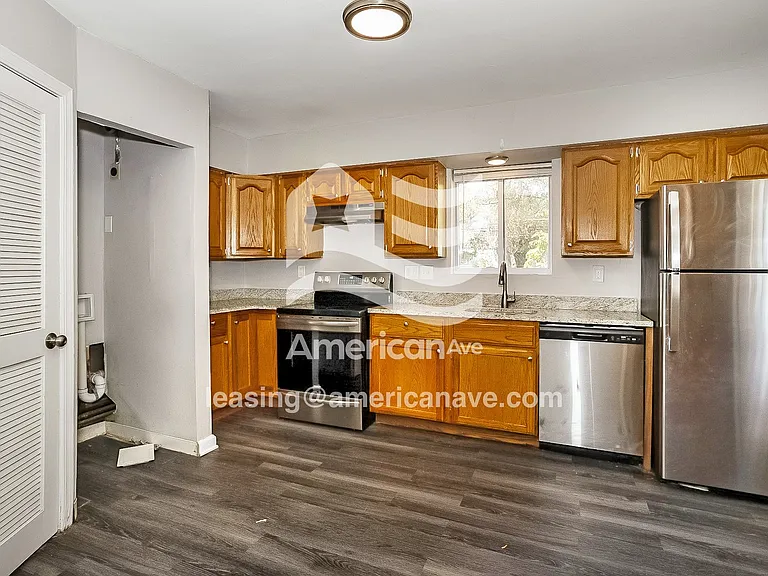 941007_006_kitchen_7.jpg