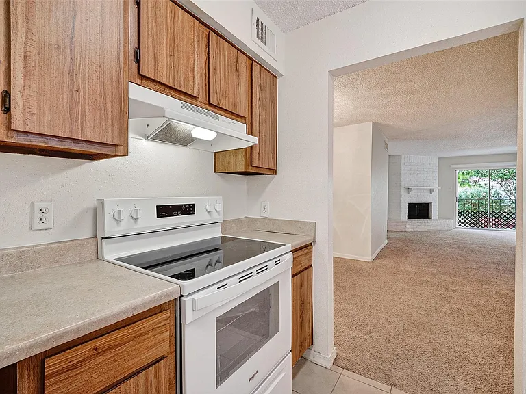 2800 Jeanetta St #406 — Photo 21