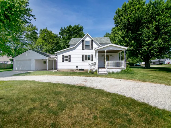 105 N 6th St, Ashkum, IL 60911