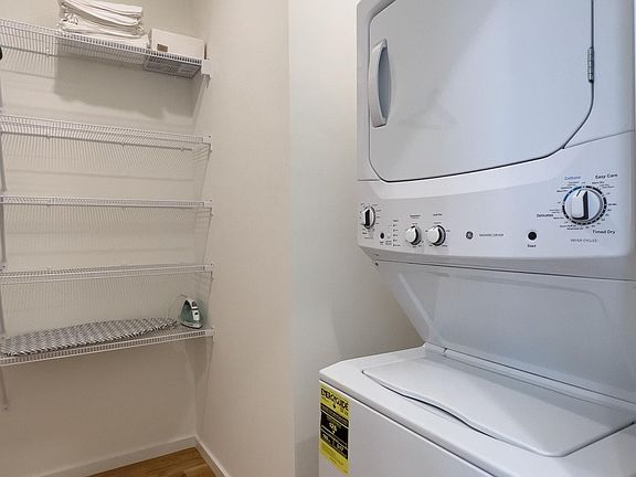 2nd image of 3136 Saint Elmo Ave #3136