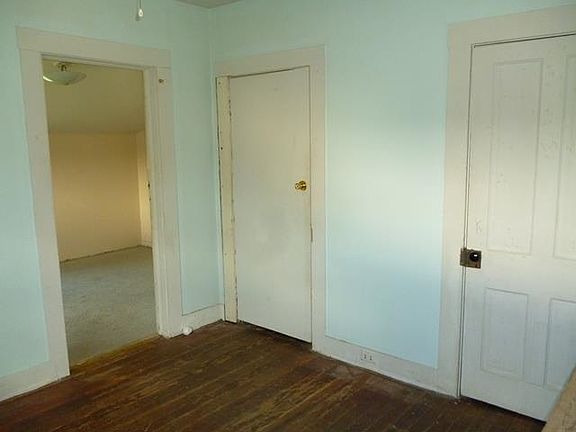 4th image of 411 Cedar Cir