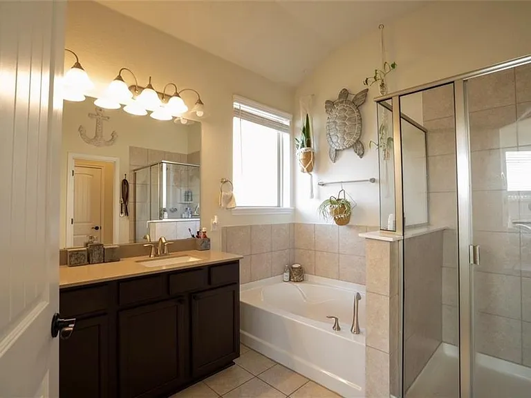 401 Duroc Dr — Photo 11
