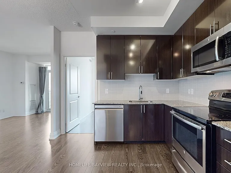 7167 Yonge St #1212 — Photo 15