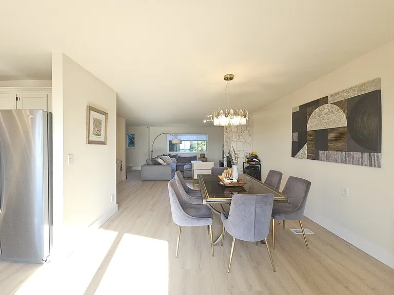 50 Alana Dr — Photo 2