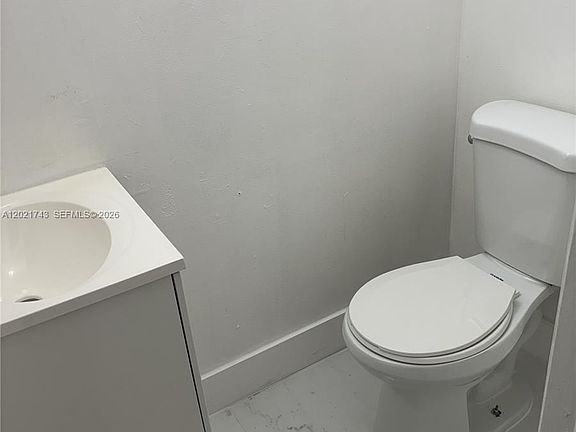 5th image of 2145 19th Ter APT 205