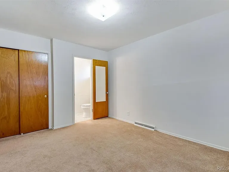1628 S Locust St — Photo 17