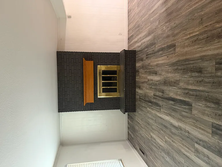 987 Wildwood Dr — Photo 3