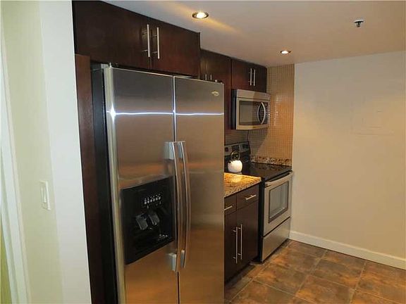 4th image of 7601 E Treasure Dr Ste 4