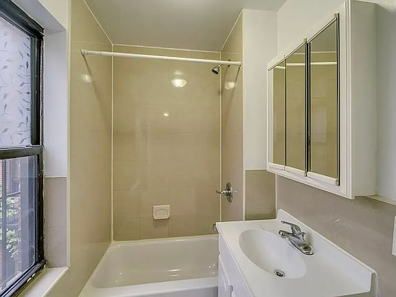 5th image of 221 E 35th St #2F