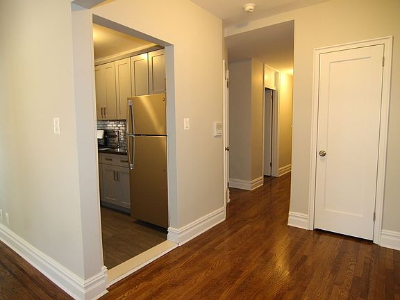 4th image of 3060 48th St APT 2E