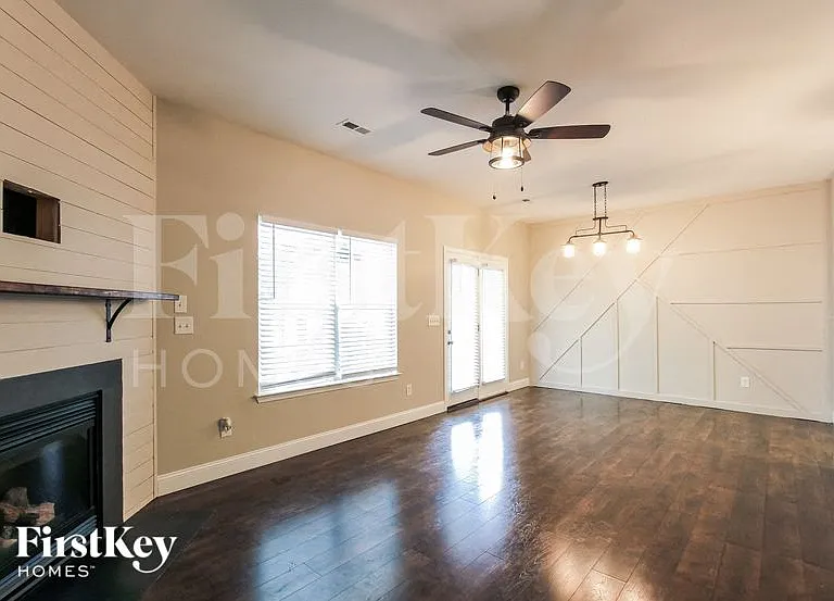 11418 Heritage Green Dr — Photo 3