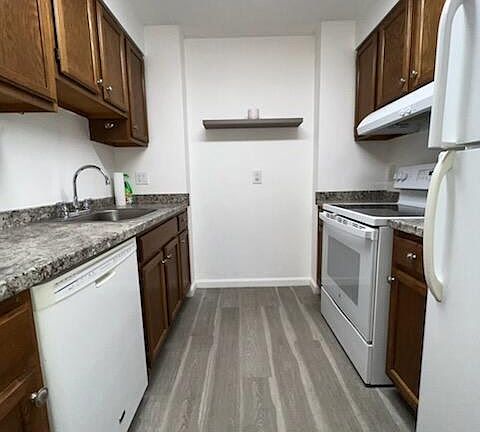 4th image of 180 Green St #2