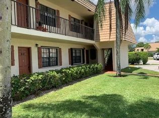 4127 Oak Terrace Dr, Greenacres, FL 33463